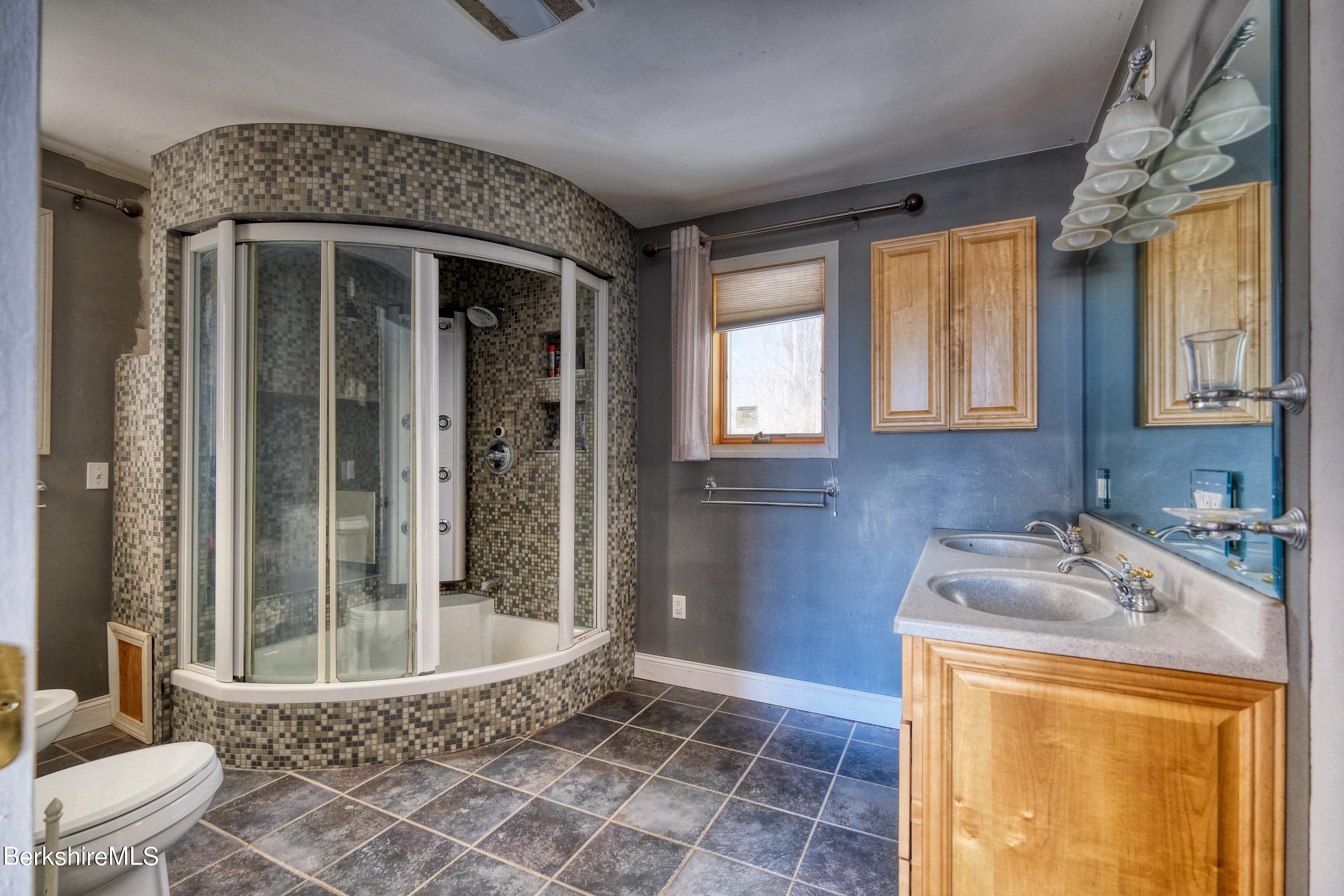 135 Ridge Avenue Pittsfield, MA 01201 - Photo 24 of 30 PRIMARY SUITE - BATHROOM