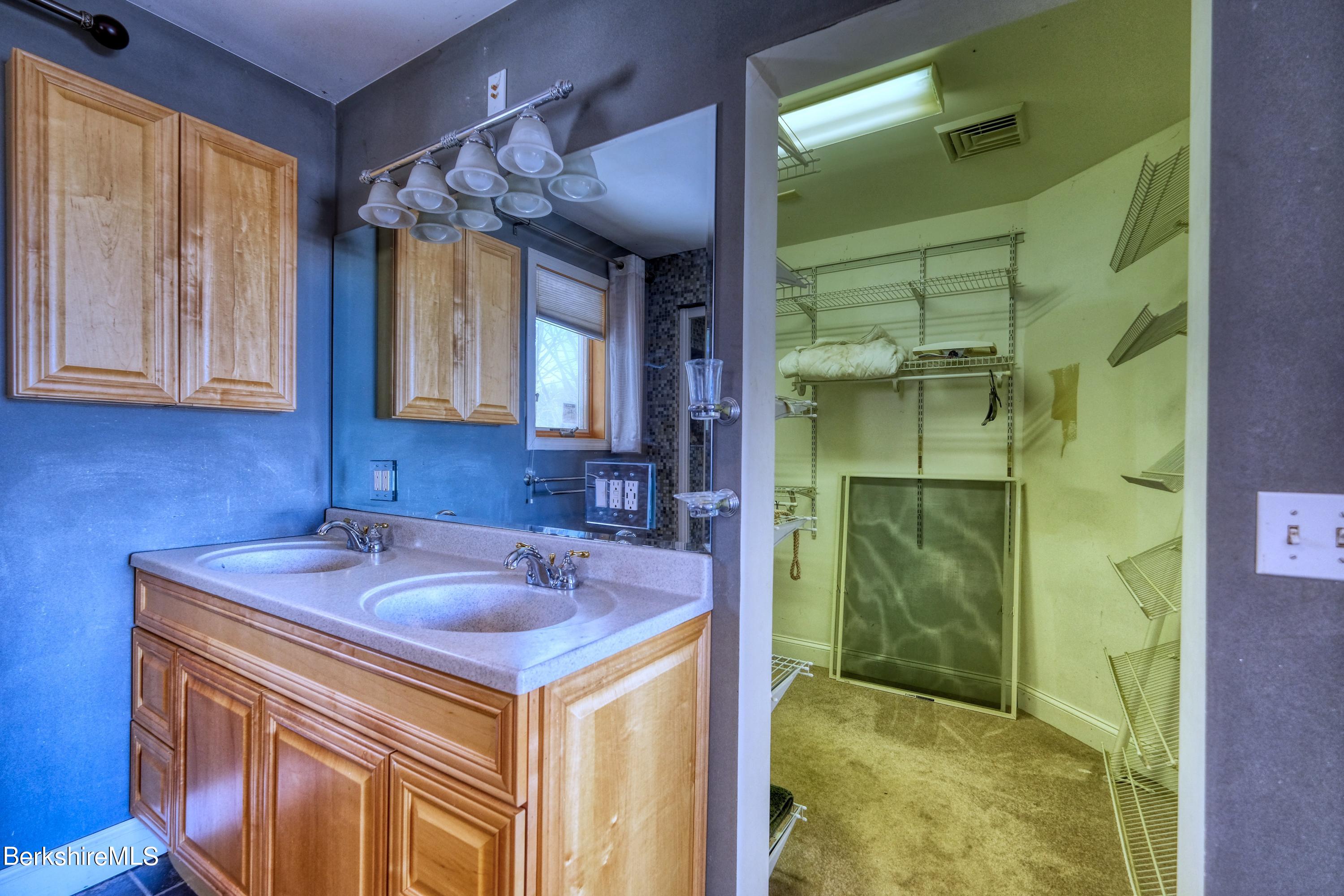 135 Ridge Avenue Pittsfield, MA 01201 - Photo 25 of 30 PRIMARY SUITE - BATHROOM