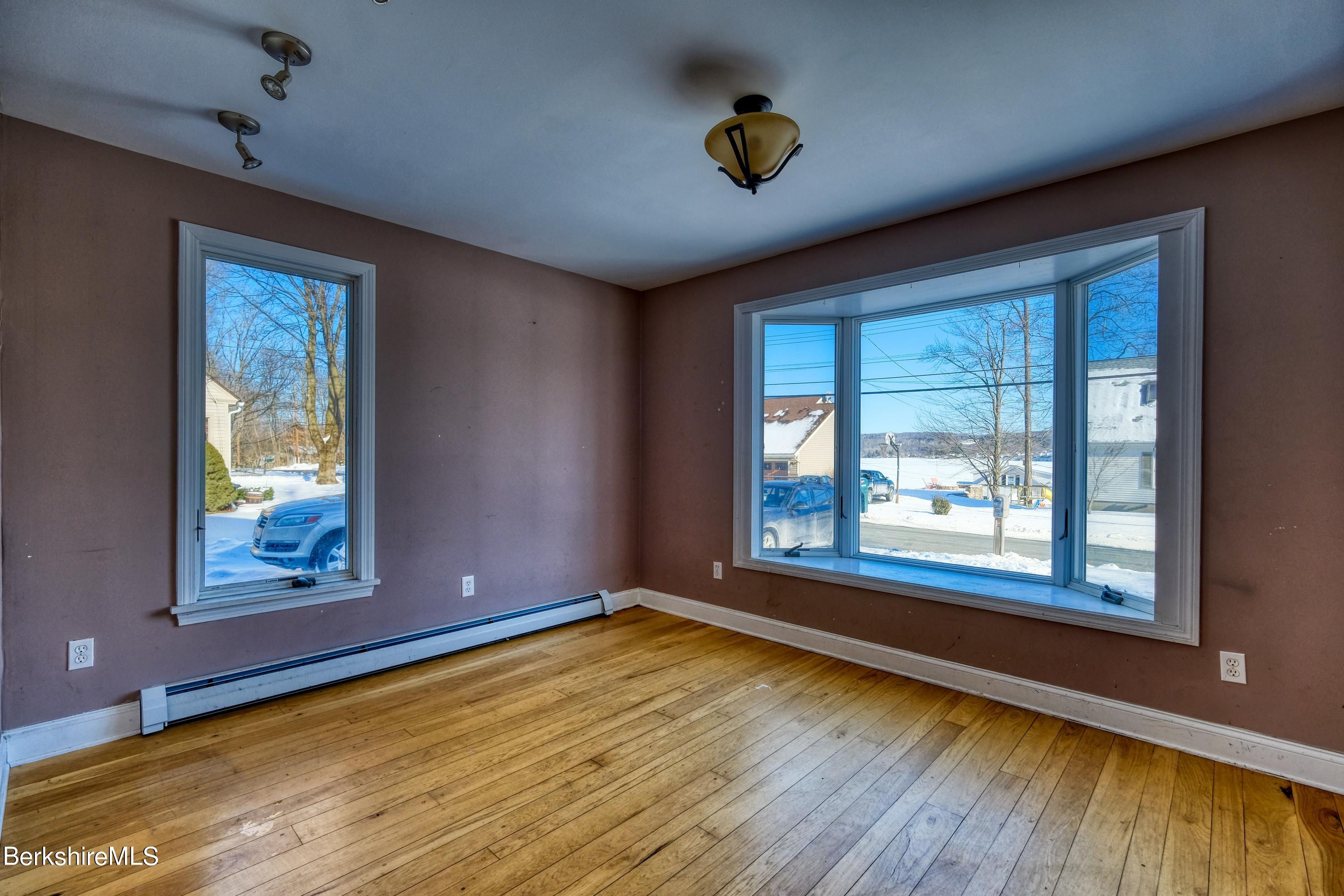 135 Ridge Avenue Pittsfield, MA 01201 - Photo 10 of 30 FRONT ROOM