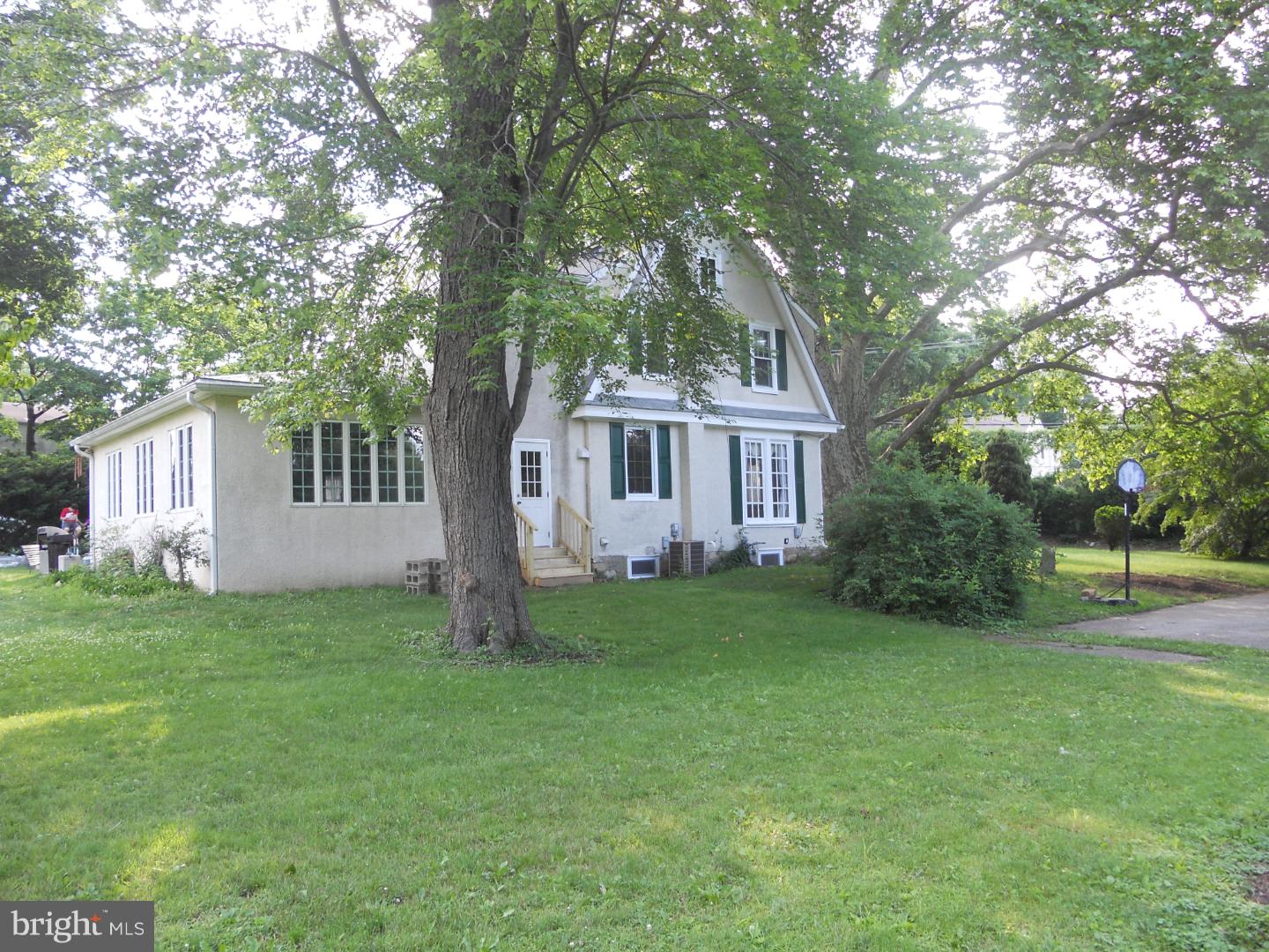 333 State Road Media, PA 19063 - Photo 6 of 21 Side Yard