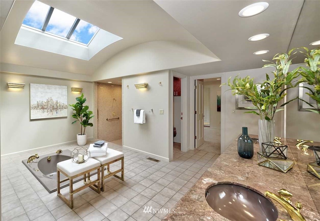 8707 Talbot Road Edmonds, WA 98026 - Photo 17 of 25