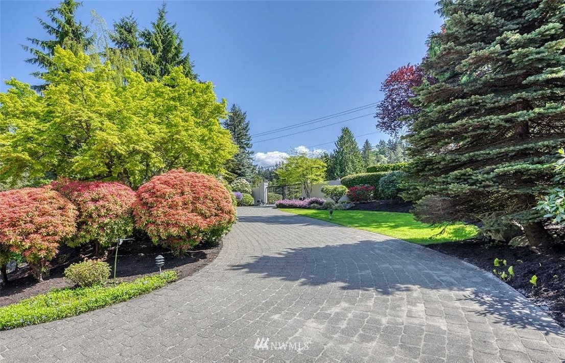 8707 Talbot Road Edmonds, WA 98026 - Photo 3 of 25