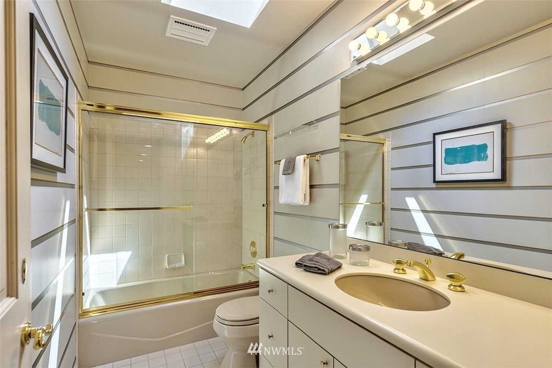 8707 Talbot Road Edmonds, WA 98026 - Photo 22 of 25