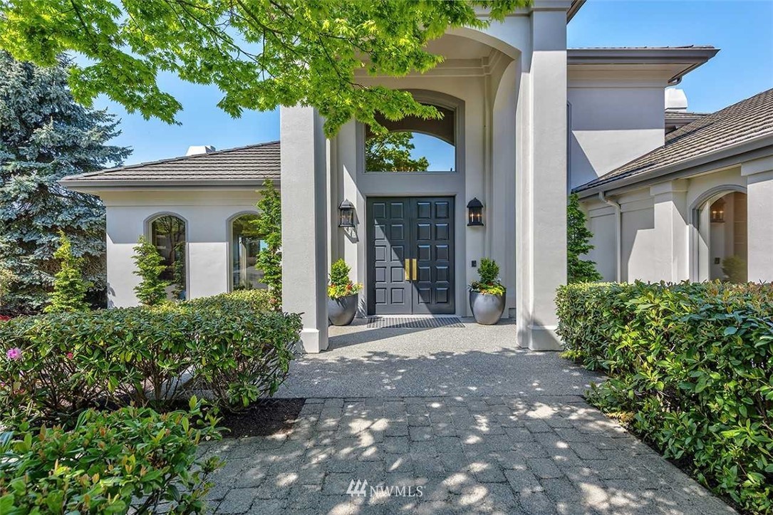 8707 Talbot Road Edmonds, WA 98026 - Photo 5 of 25