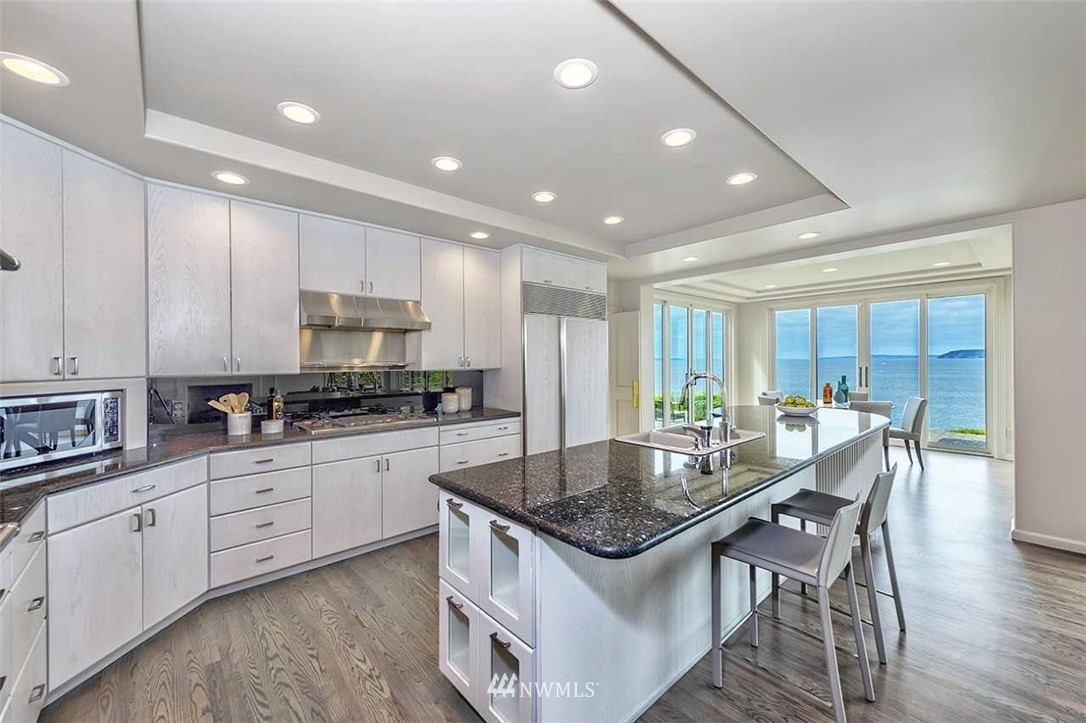 8707 Talbot Road Edmonds, WA 98026 - Photo 10 of 25