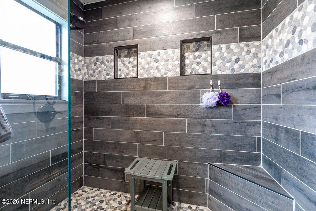 385 Southwest 2nd Avenue Lake Butler, FL 32054 - Photo 20 of 52 NormanPrimaryBathShower