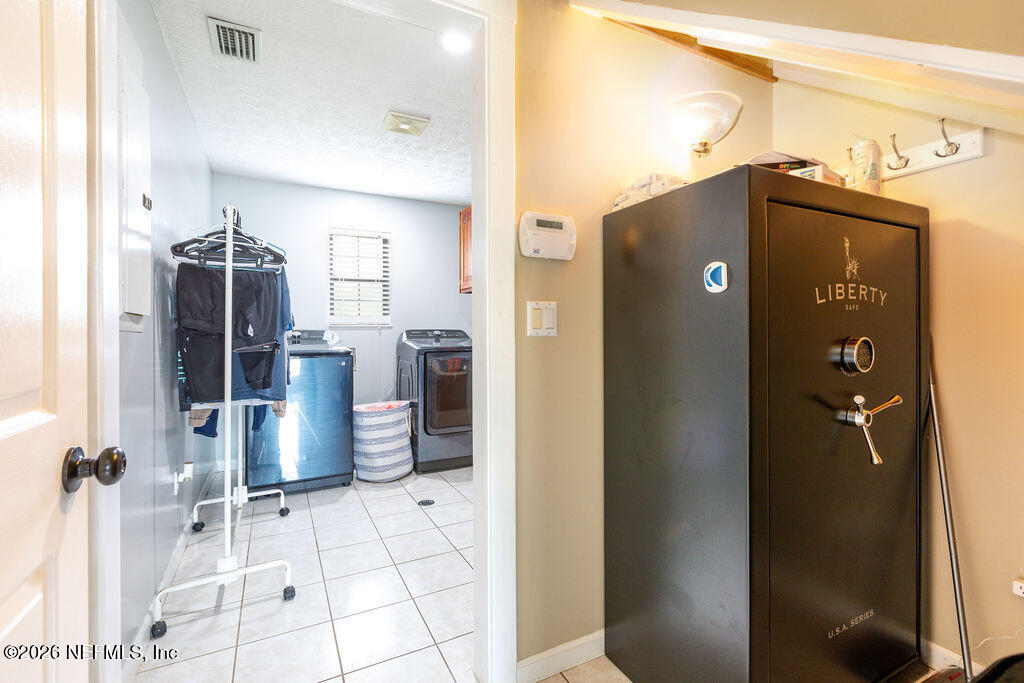 385 Southwest 2nd Avenue Lake Butler, FL 32054 - Photo 32 of 52 NormanLBLaundryandEntry