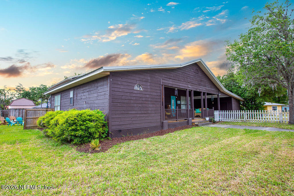 385 Southwest 2nd Avenue Lake Butler, FL 32054 - Photo 6 of 52 NormanLBFrontSideExtClose