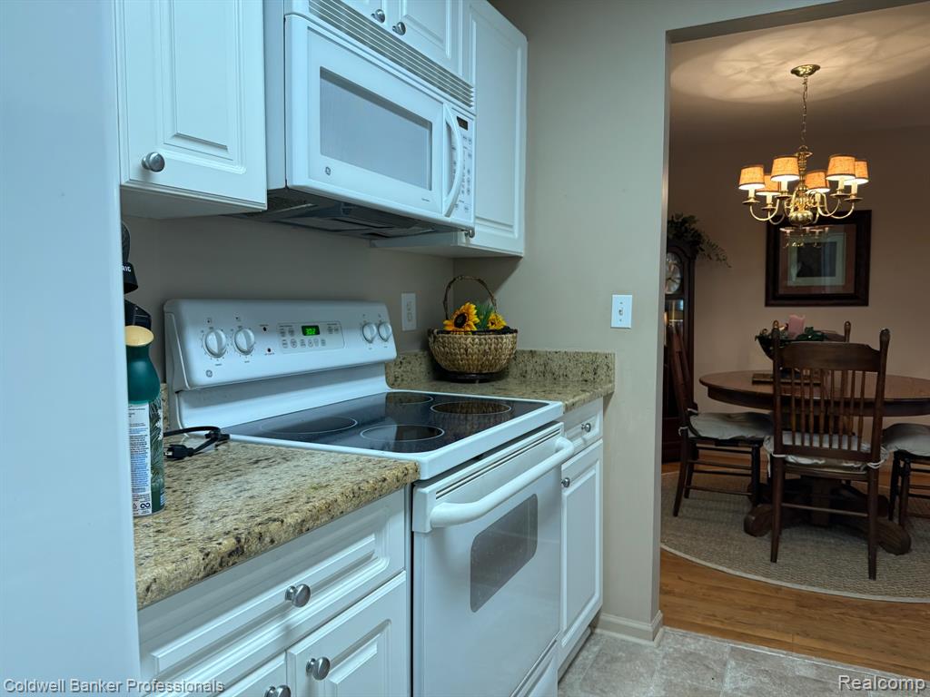 5349 Brookemonte Circle Rochester, MI 48306 - Photo 24 of 44