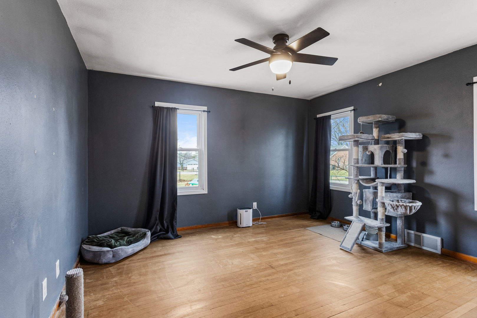 3235 West Main Street Decatur, IL 62522 - Photo 21 of 30 a room with gym equipment and a window