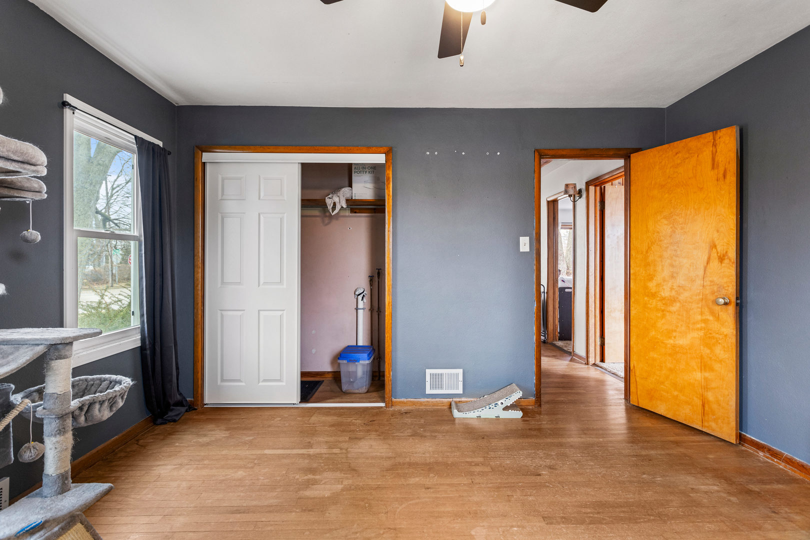 3235 West Main Street Decatur, IL 62522 - Photo 22 of 30 an empty room with windows and closet