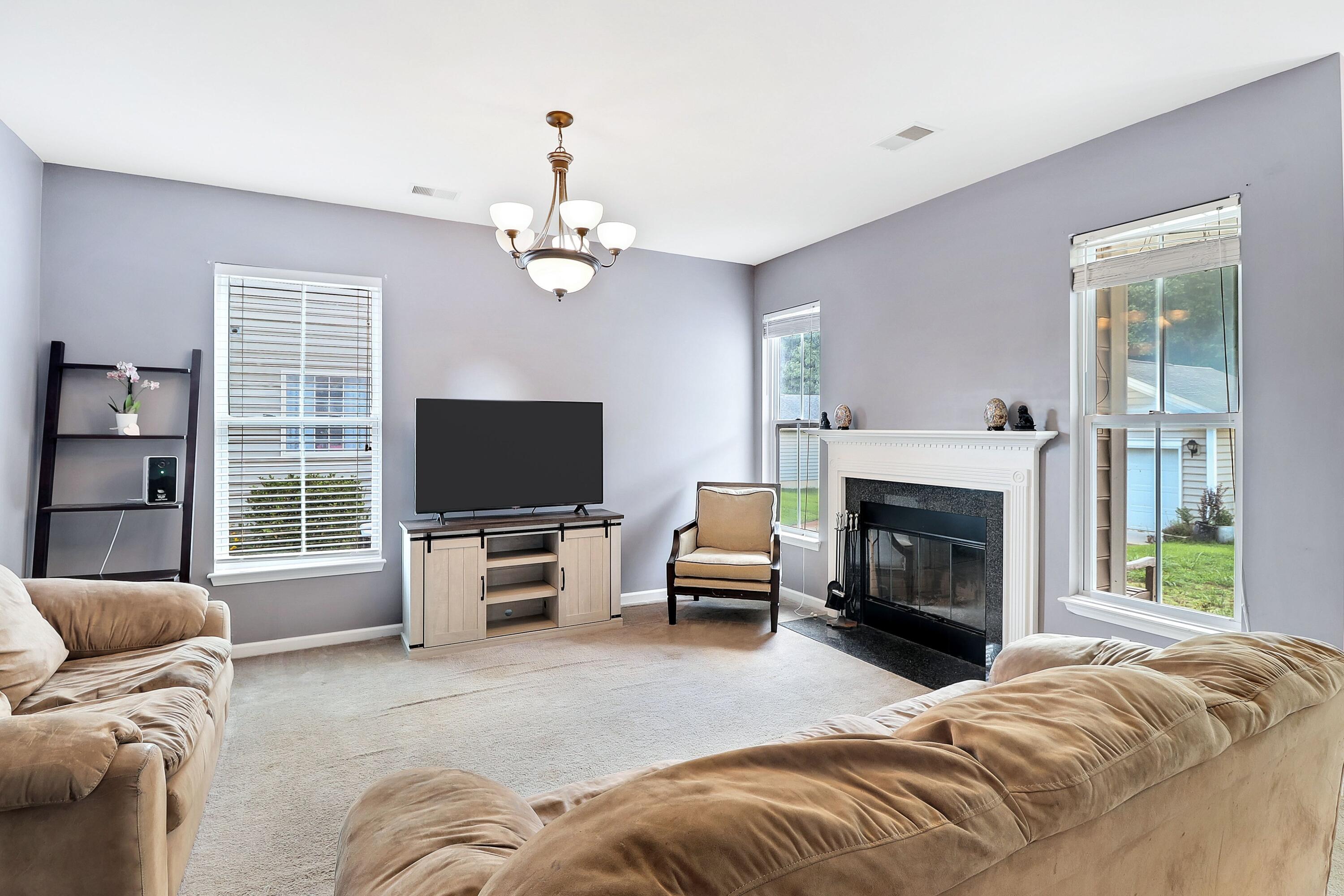 128 Old Jackson Road Goose Creek, SC 29445 - Photo 5 of 32 Livingroom