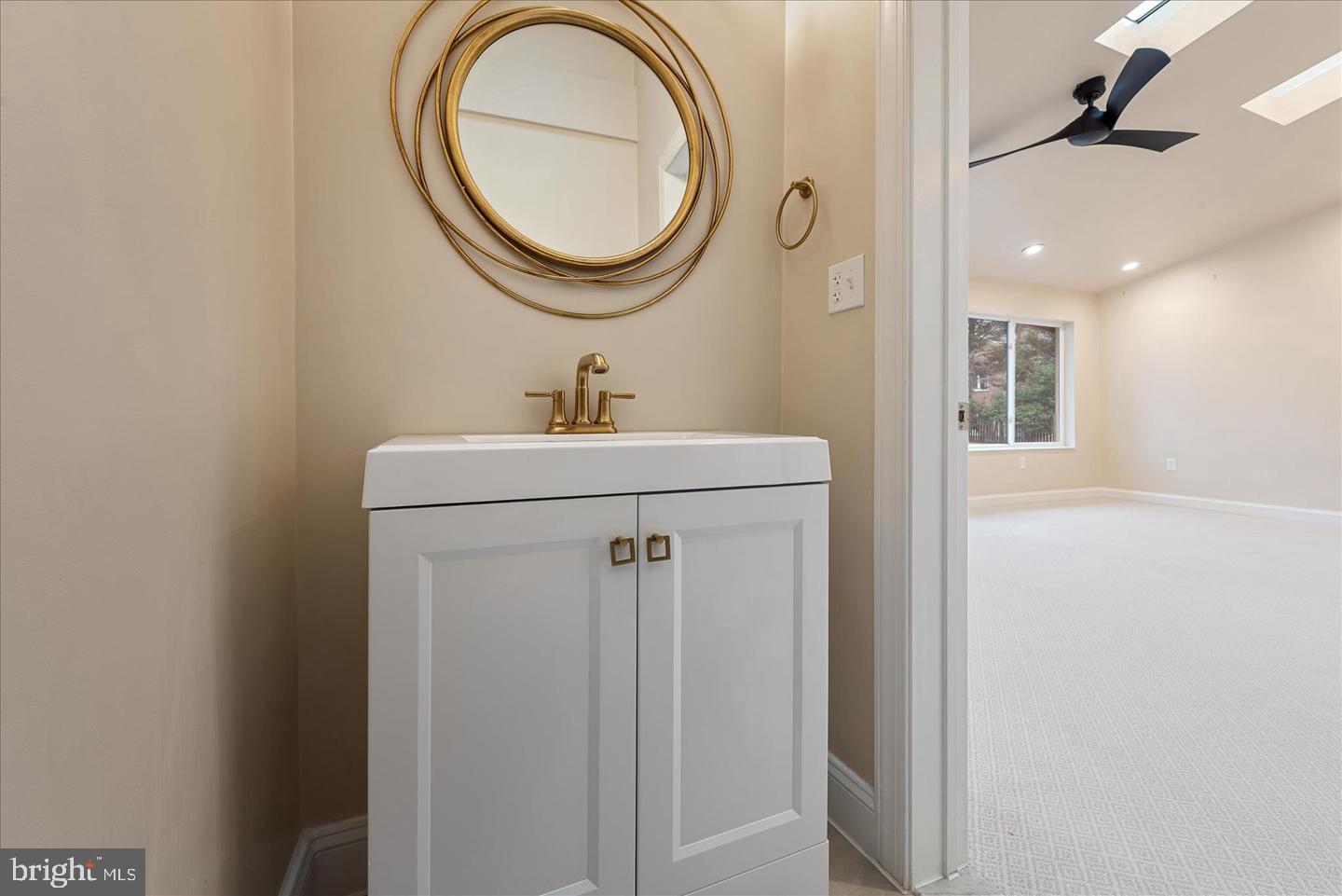 9036 Jeffery Road Great Falls, VA 22066 - Photo 19 of 56 Bathroom
