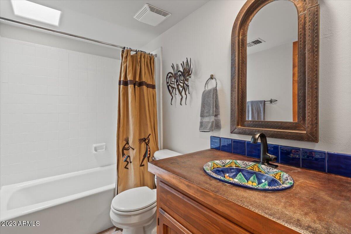 1816 Eagle Claw Drive Carefree, AZ 85377 - Photo 19 of 23 Hall Bath