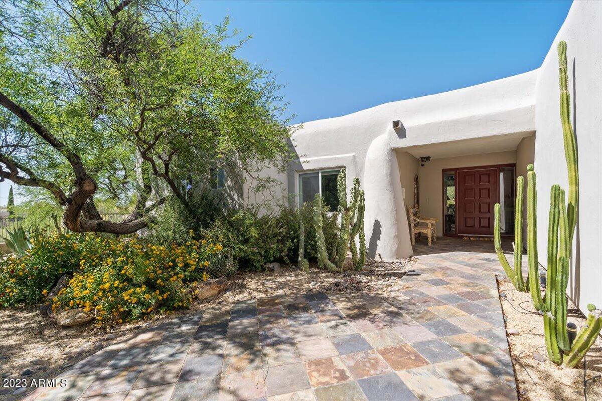 1816 Eagle Claw Drive Carefree, AZ 85377 - Photo 2 of 23 Courtyard Entry