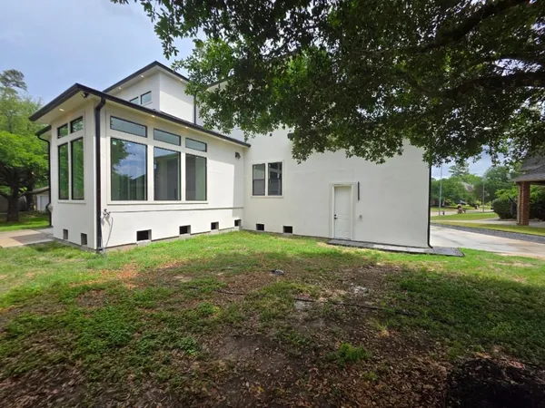 a picture of a bathroom with a sink