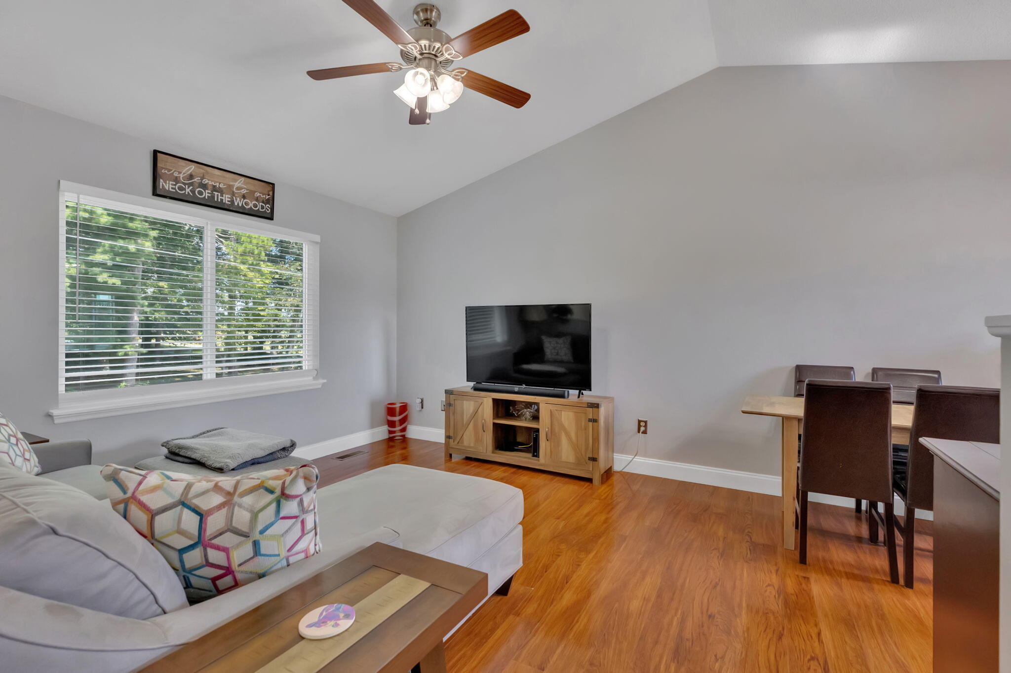 672 Riverside Road Bluff City, TN 37618 - Photo 4 of 27 4-web-or-mls-217A2389