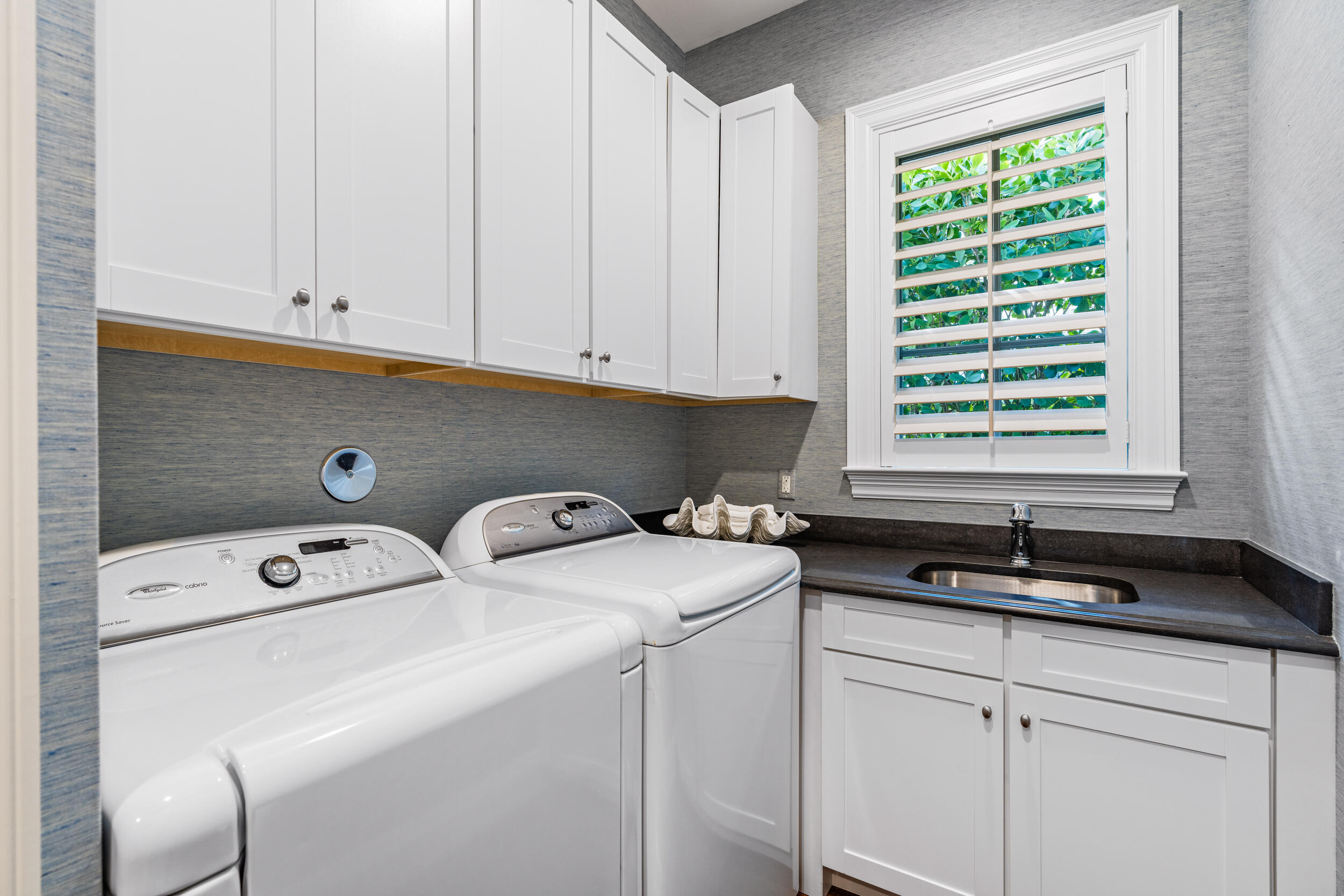 155 Beacon Lane Jupiter Inlet Colony, FL 33469 - Photo 19 of 57 Laundry
