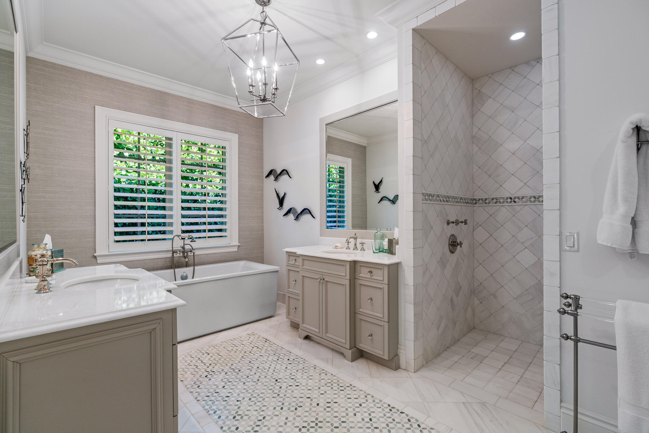 155 Beacon Lane Jupiter Inlet Colony, FL 33469 - Photo 24 of 57 Primary Bath