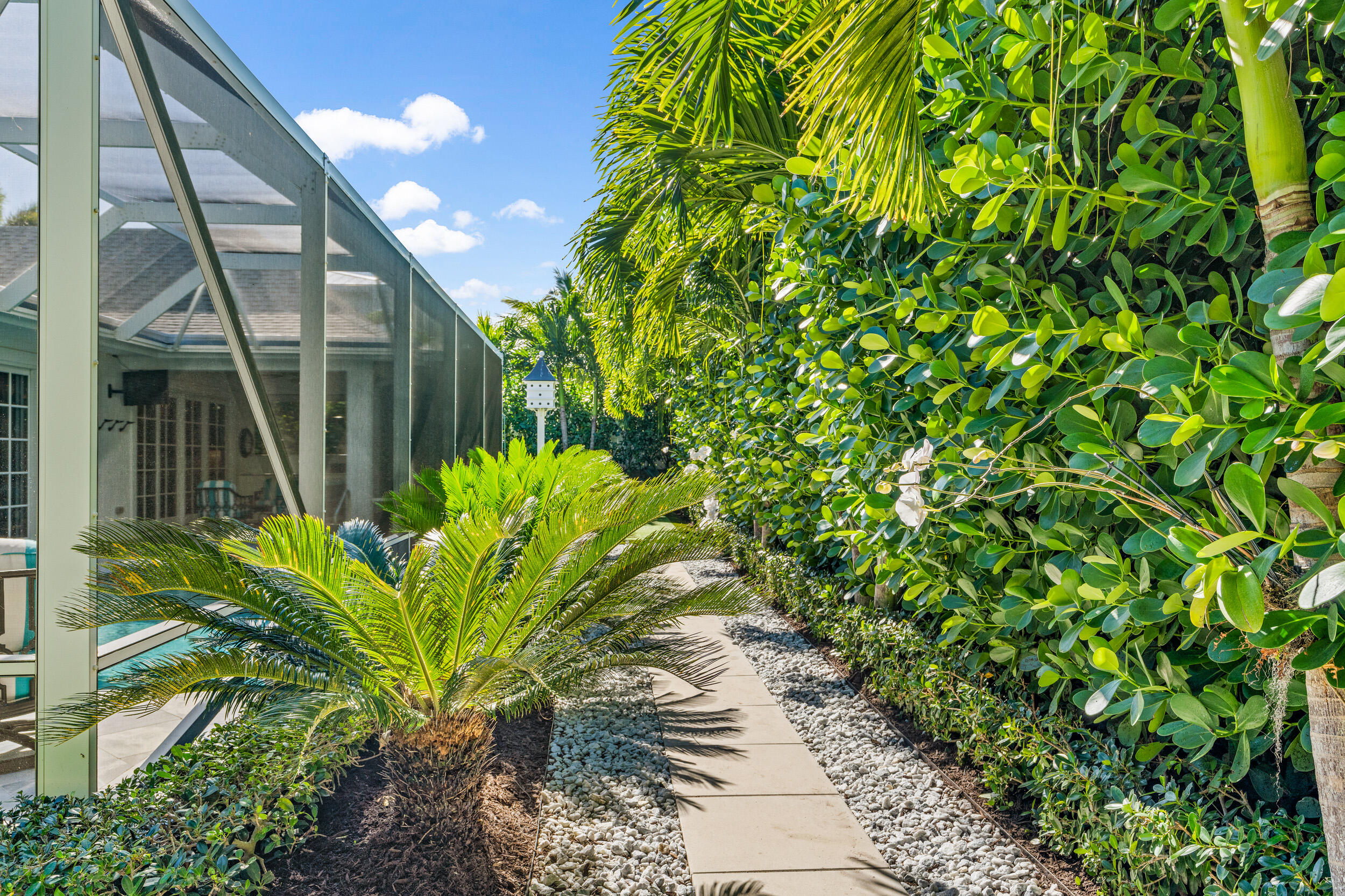 155 Beacon Lane Jupiter Inlet Colony, FL 33469 - Photo 45 of 57 Side Yard
