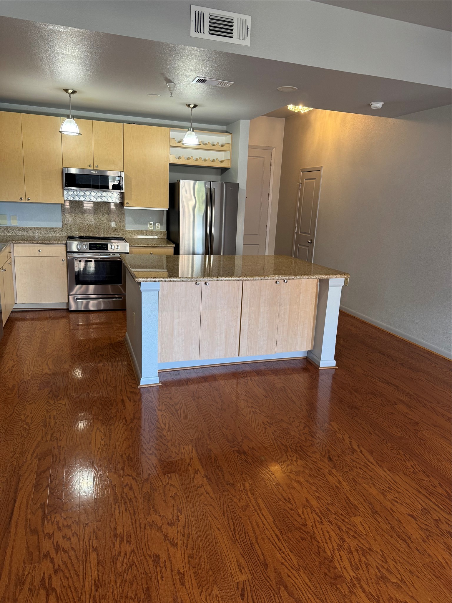 3505 Sage Road, Unit 303 Houston, TX 77056 - Photo 2 of 9 Gallery Image 2
