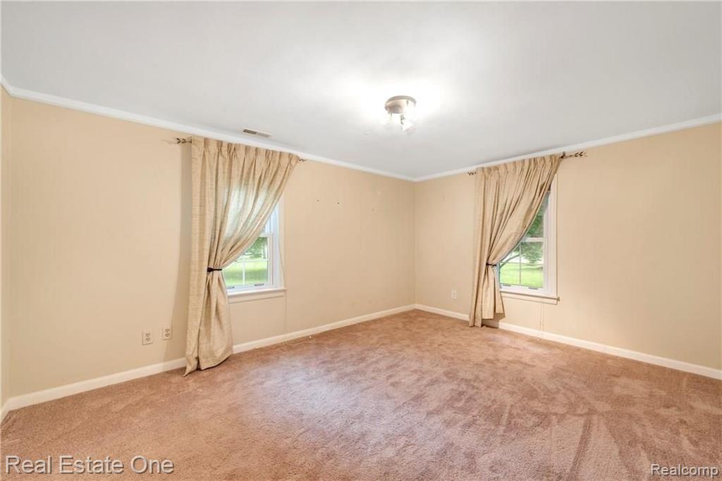 1719 John R Road Rochester Hills, MI 48307 - Photo 14 of 34