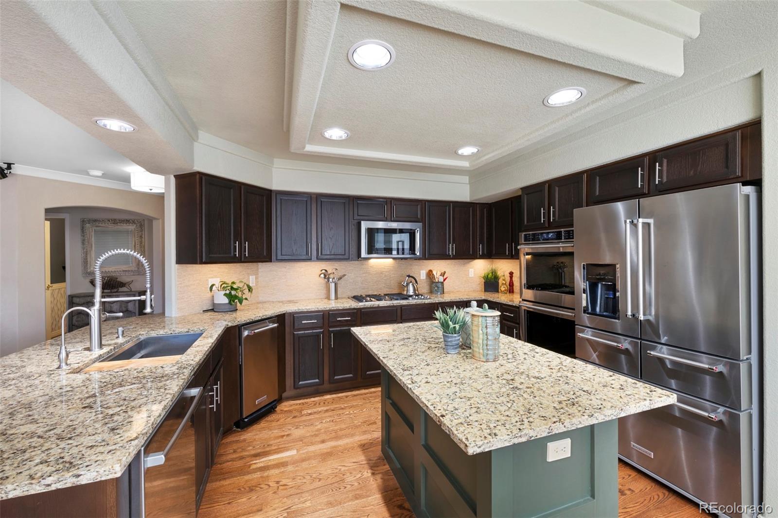 9199 Fox Fire Way Highlands Ranch, CO 80129 - Photo 12 of 49 Gallery Image 12