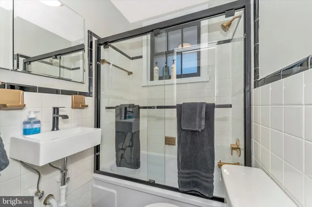 $1,800 | 125 West Church Street, Unit B, Frederick, MD 21701