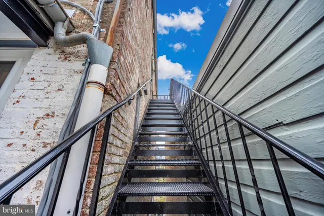 $1,800 | 125 West Church Street, Unit B, Frederick, MD 21701