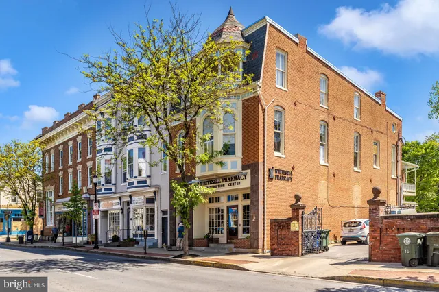 $1,800 | 125 West Church Street, Unit B, Frederick, MD 21701