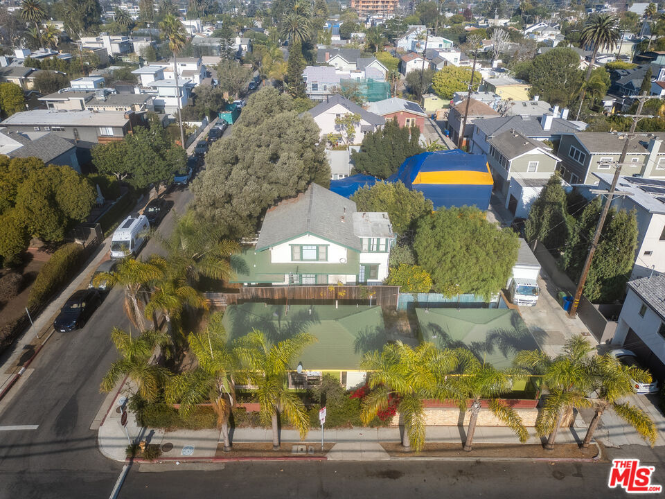 802 Superba Avenue Venice, CA 90291 - Photo 14 of 16 a view of a swimming pool