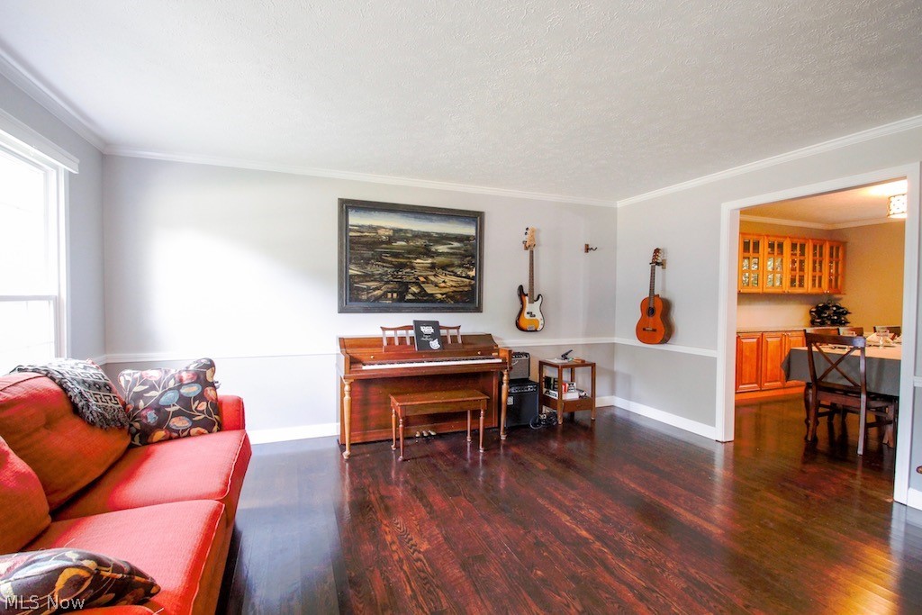 28207 Knickerbocker Road Bay Village, OH 44140 - Photo 2 of 34 Gallery Image 2