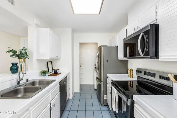 $499,000 | 1109 Tivoli Lane, Unit 122, Simi Valley, CA 93065