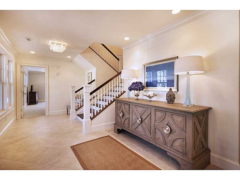 24 Brenton Road Newport, RI 02840 - Photo 6 of 22 Entry.