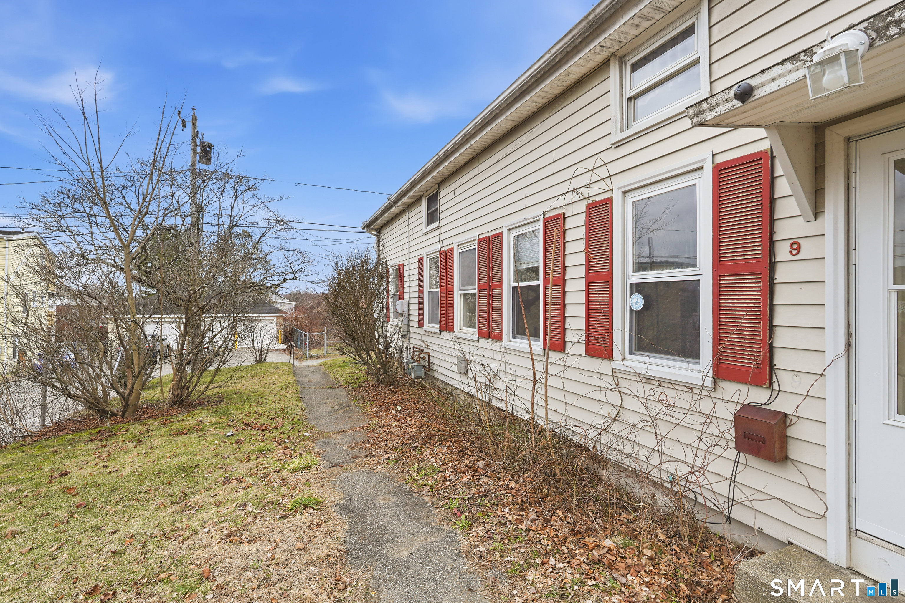 9-11 Battey Street Putnam, CT 06260 - Photo 3 of 39