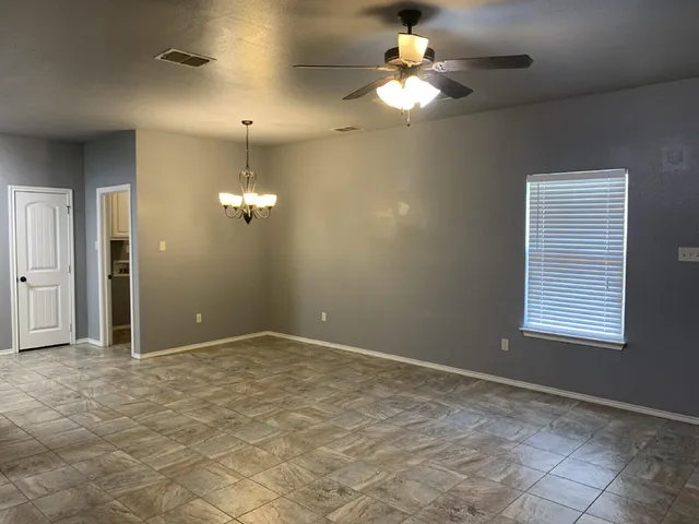 $1,325 | 9802 Avenue West, Unit B, Lubbock, TX 79423