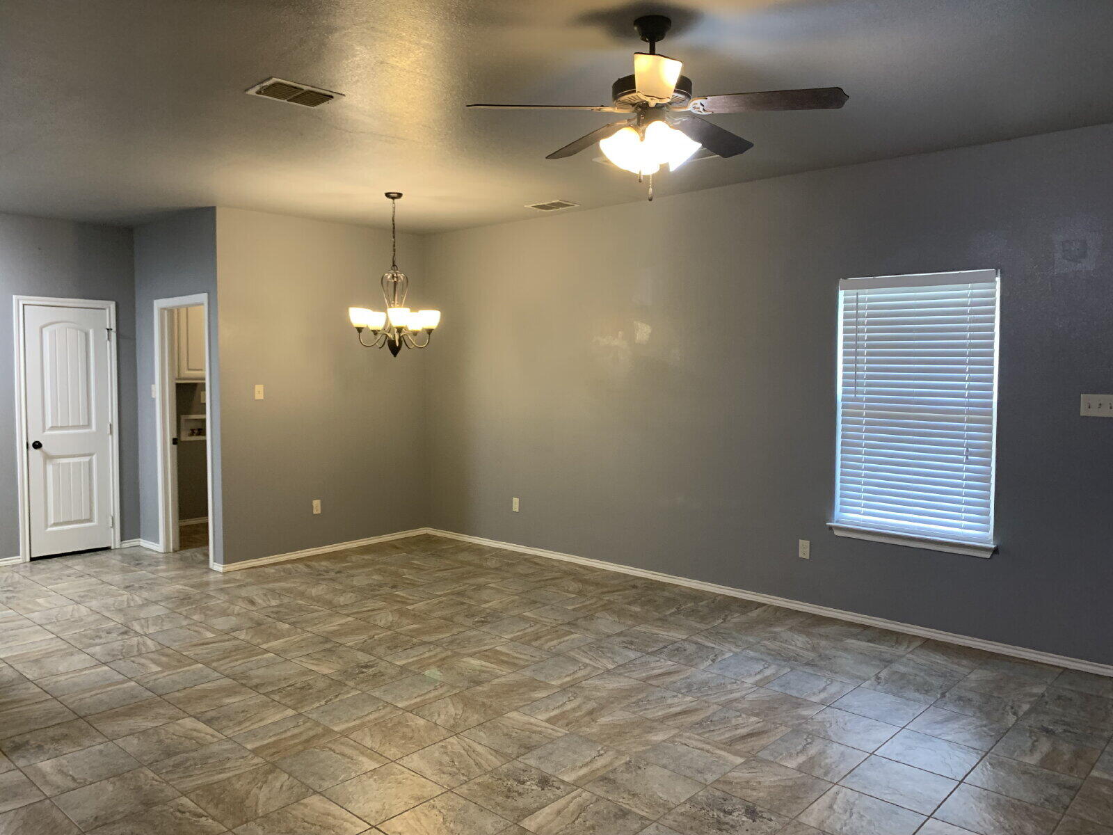 9802 Avenue West, Unit B Lubbock, TX 79423 - Photo 4 of 14 3