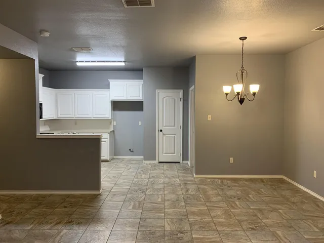 $1,325 | 9802 Avenue West, Unit B, Lubbock, TX 79423