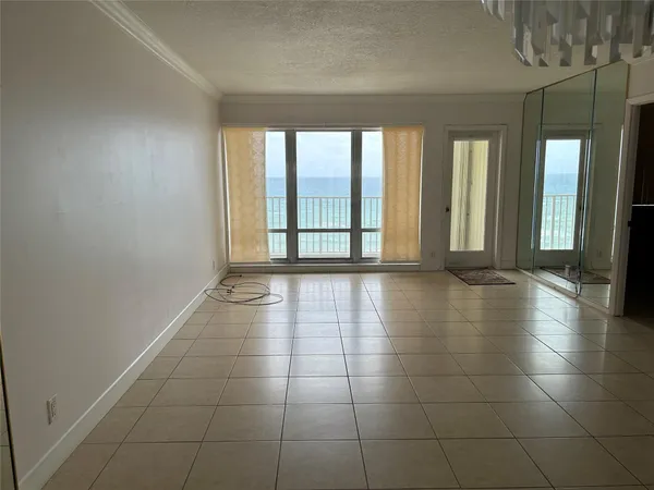 $699,999 | 750 North Ocean Boulevard, Unit 1409, Pompano Beach, FL 33062