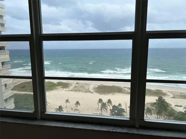 $699,999 | 750 North Ocean Boulevard, Unit 1409, Pompano Beach, FL 33062