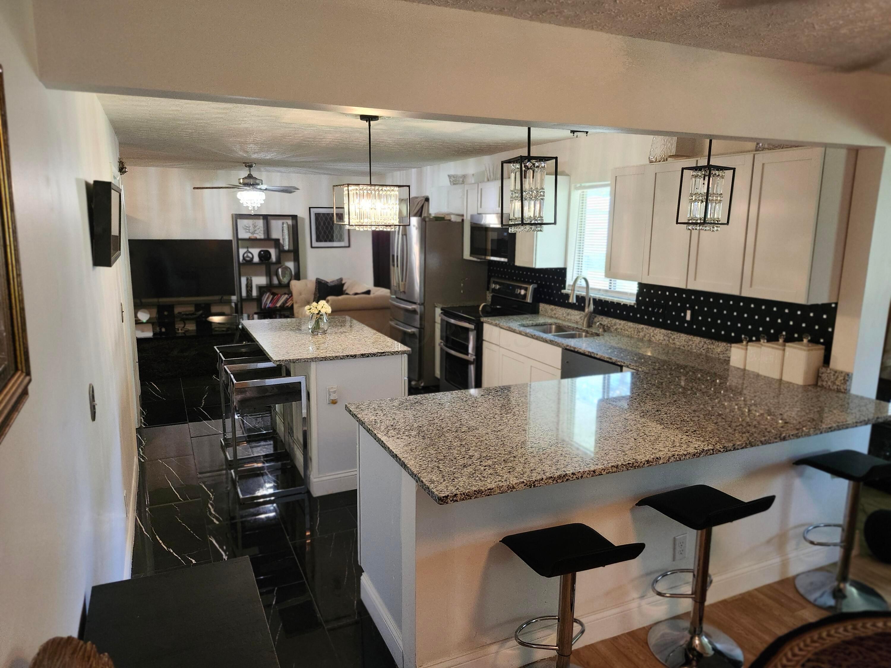 3265 Stelzer Road Columbus, OH 43219 - Photo 21 of 33 20250723_121858