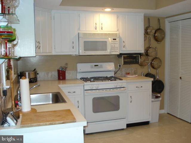 3080 Round Hill Road York, PA 17402 - Photo 11 of 20 Gallery Image 11