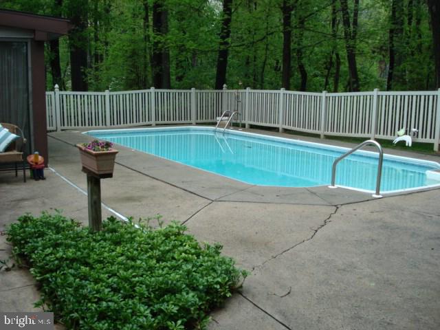 3080 Round Hill Road York, PA 17402 - Photo 17 of 20 Gallery Image 17
