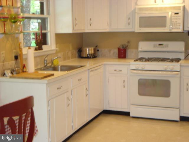 3080 Round Hill Road York, PA 17402 - Photo 10 of 20 Gallery Image 10