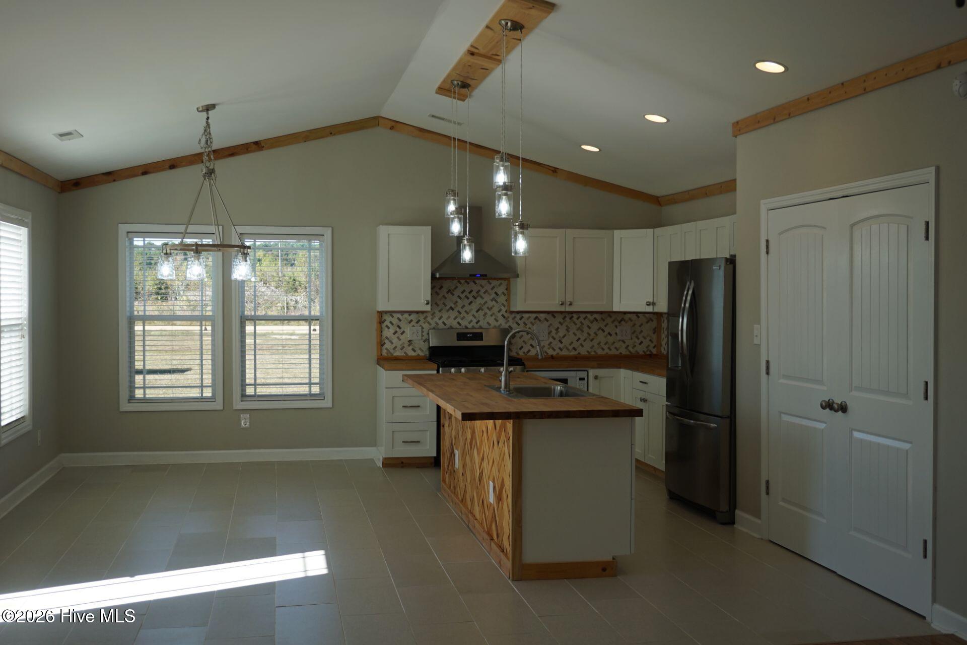 311 Spring Maple Way Richlands, NC 28574 - Photo 9 of 40 9