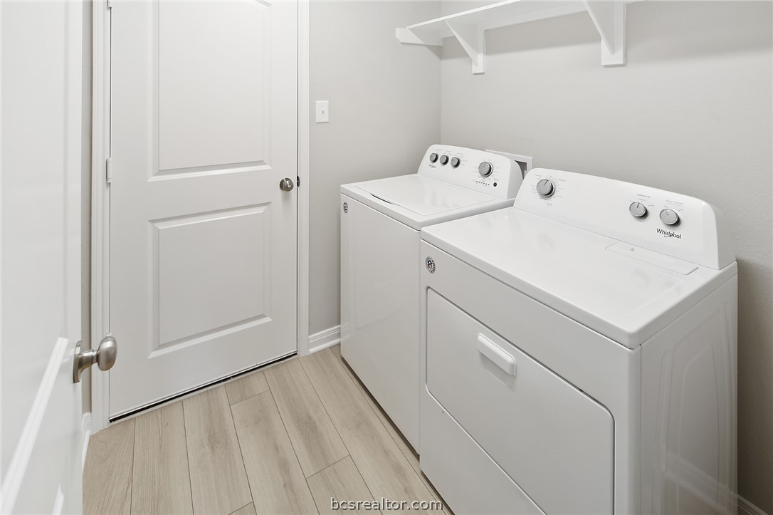 10603 Natural Pond Road College Station, TX 77845 - Photo 23 of 33 Laundry