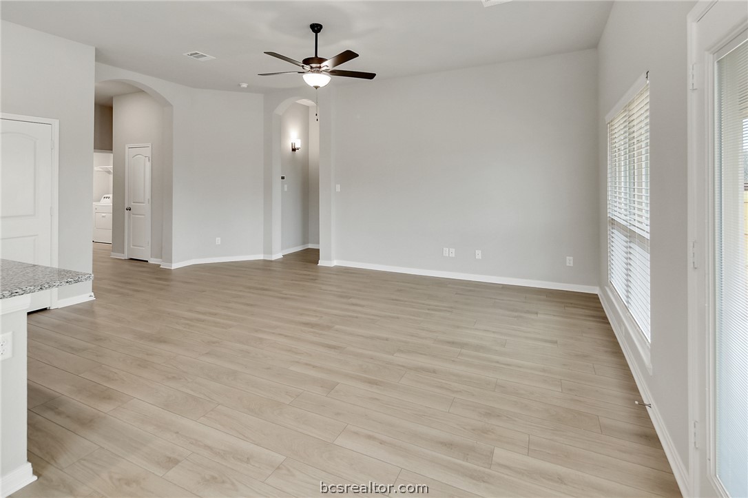 10603 Natural Pond Road College Station, TX 77845 - Photo 6 of 33 living room