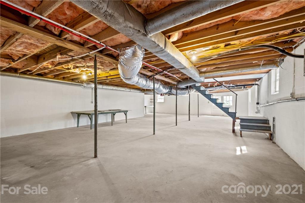 955 Potneck Road Salisbury, NC 28147 - Photo 20 of 28 a view of an indoor garage