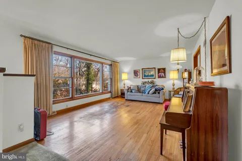 $639,990 | 25 Pocono Drive, Arnold, MD 21012