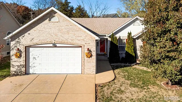 $325,000 | 102 Williamsburg Drive, Crystal City, MO 63019